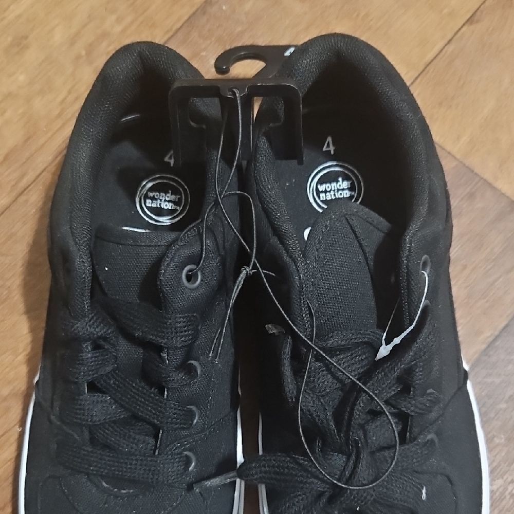 Wonder Nation Men's Black Sneakers